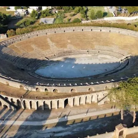Casa Anfiteatro 3*